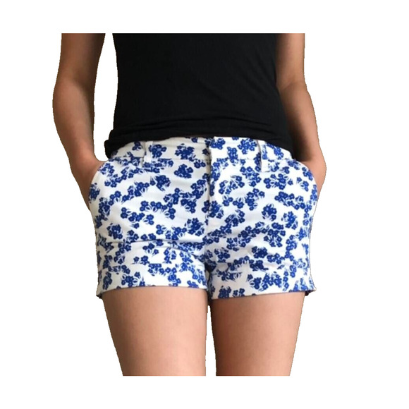Gap Floral Shorts Women’s Size 6 White Blue Mid Rise Stretch Pockets - Picture 1 of 11